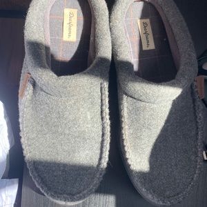 Slippers, worn 2 times. Smell brand new